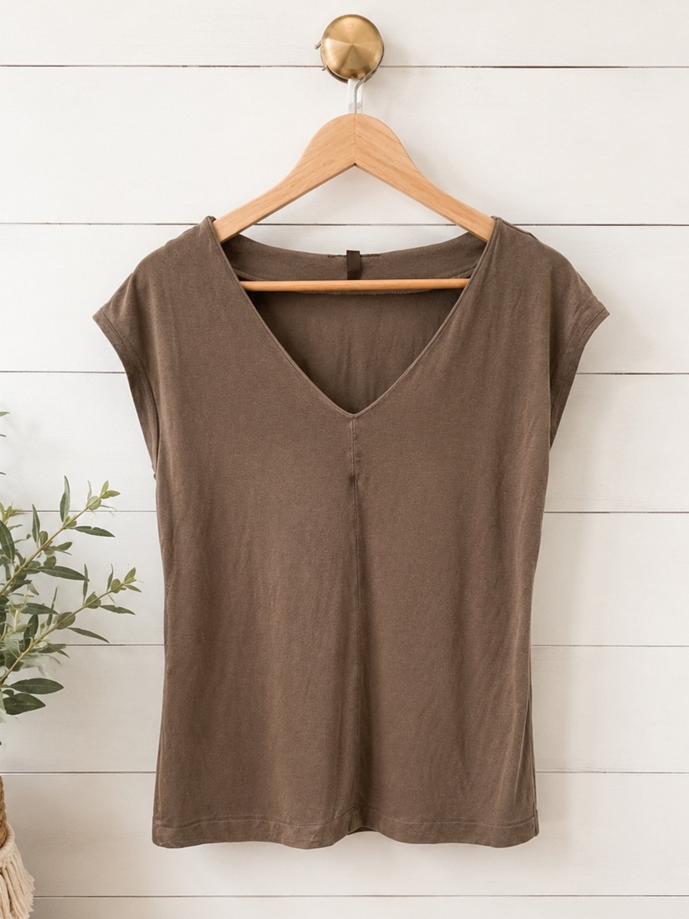💚 Nine Britton Army Green V-Brita Neck Knot Top XS | Soft Stretch Cap Sleeve